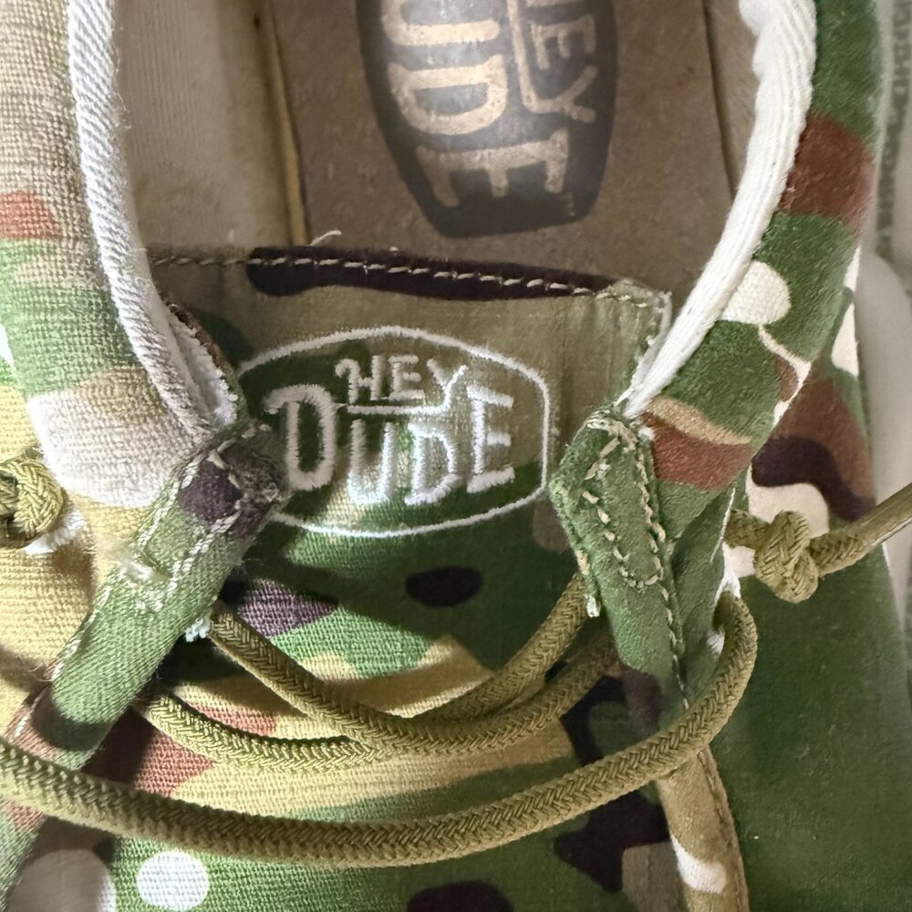 Hey Dude Wally Linen Youth Camo loafers Y6/L7 - Picture 6 of 6